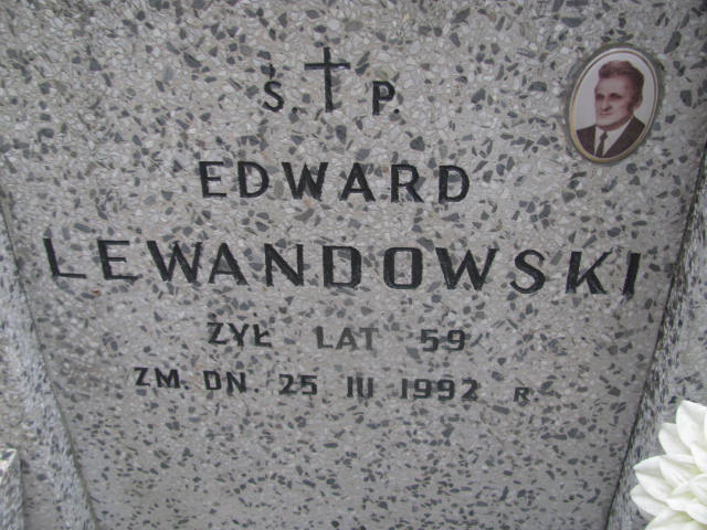Edward Franciszek Lewandowski 1933 Paprotnia - Grobonet - Wyszukiwarka osób pochowanych