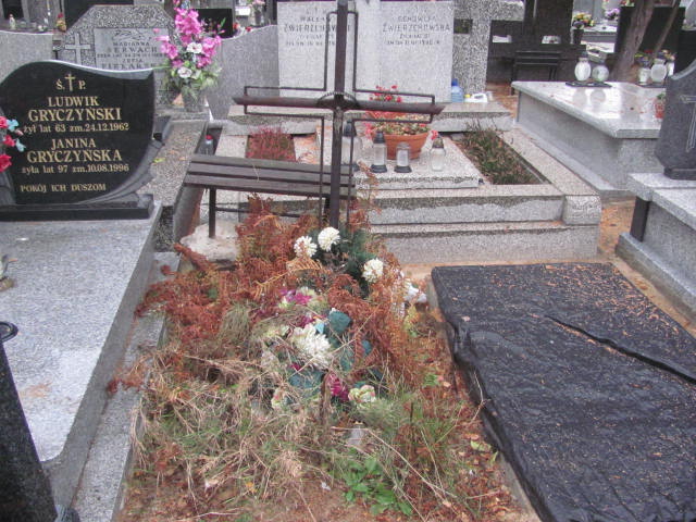 Zofia Pietrzak 1902 Paprotnia - Grobonet - Wyszukiwarka osób pochowanych