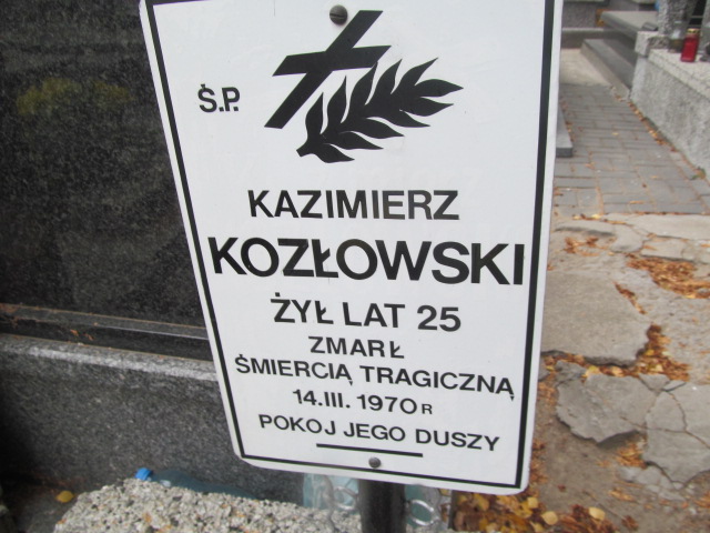 Kazimierz Kozłowski 1946 Paprotnia - Grobonet - Wyszukiwarka osób pochowanych