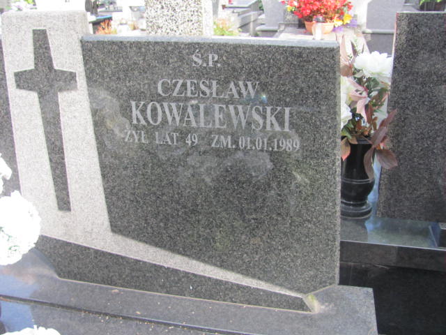 Urszula Kowalewska 1943 Paprotnia - Grobonet - Wyszukiwarka osób pochowanych