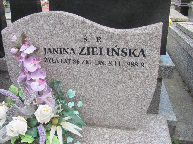 Tadeusz Antczak 1923 Paprotnia - Grobonet - Wyszukiwarka osób pochowanych