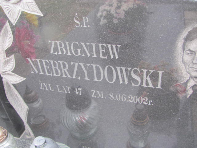 Zbigniew Niebrzydowski 1954 Paprotnia - Grobonet - Wyszukiwarka osób pochowanych