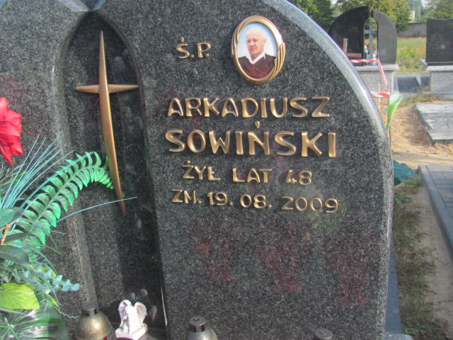 Arkadiusz Sowiński 1961 Paprotnia - Grobonet - Wyszukiwarka osób pochowanych
